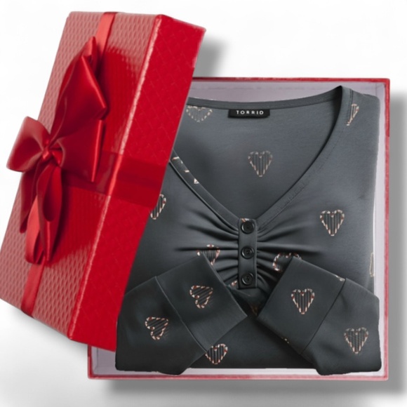 TORRID Candy Canes Thermal V-Neck Long Sleeve Cinched‎ Henley NWT Size 2X - Picture 3 of 13